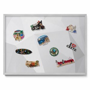 Tablica magnetyczna na ścianę, tło 3D, srebrna rama, 70×50, Tulup 800401 Tablica magnetyczna na ścianę, tło 3D, srebrna rama, 70×50, Tulup 800401