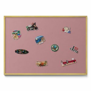 Tablica magnetyczna ozdobna, pastelowy różowy, złota rama, 100×70, Tulup 800358 Tablica magnetyczna ozdobna, pastelowy różowy, złota rama, 100×70, Tulup 800358